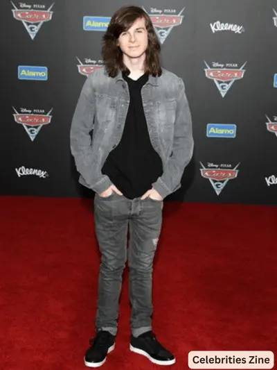 How Tall is Chandler Riggs